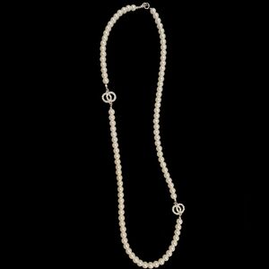 Elegant Pearl Necklace